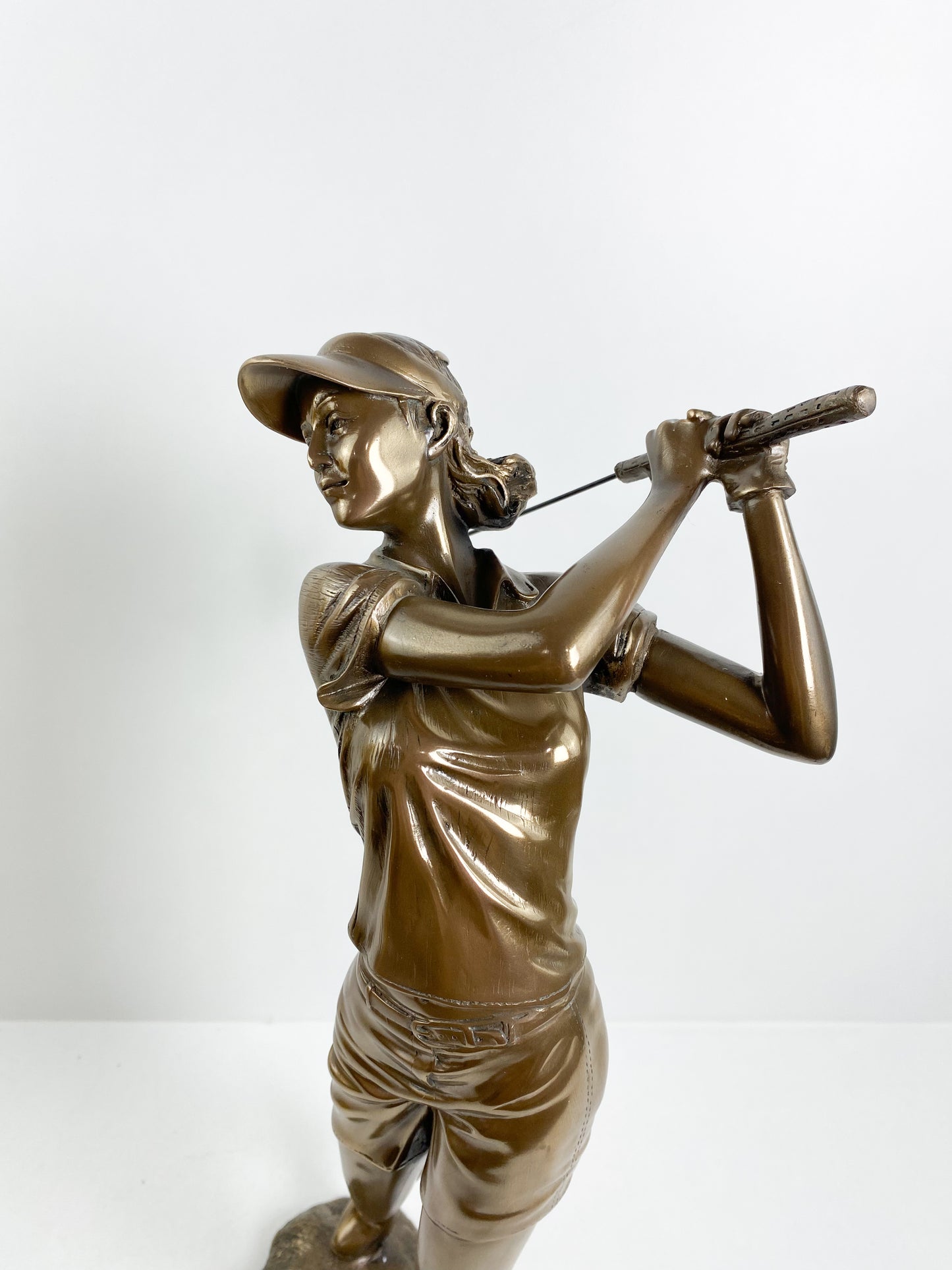 Figurine de Golfeur féminine en Bronze