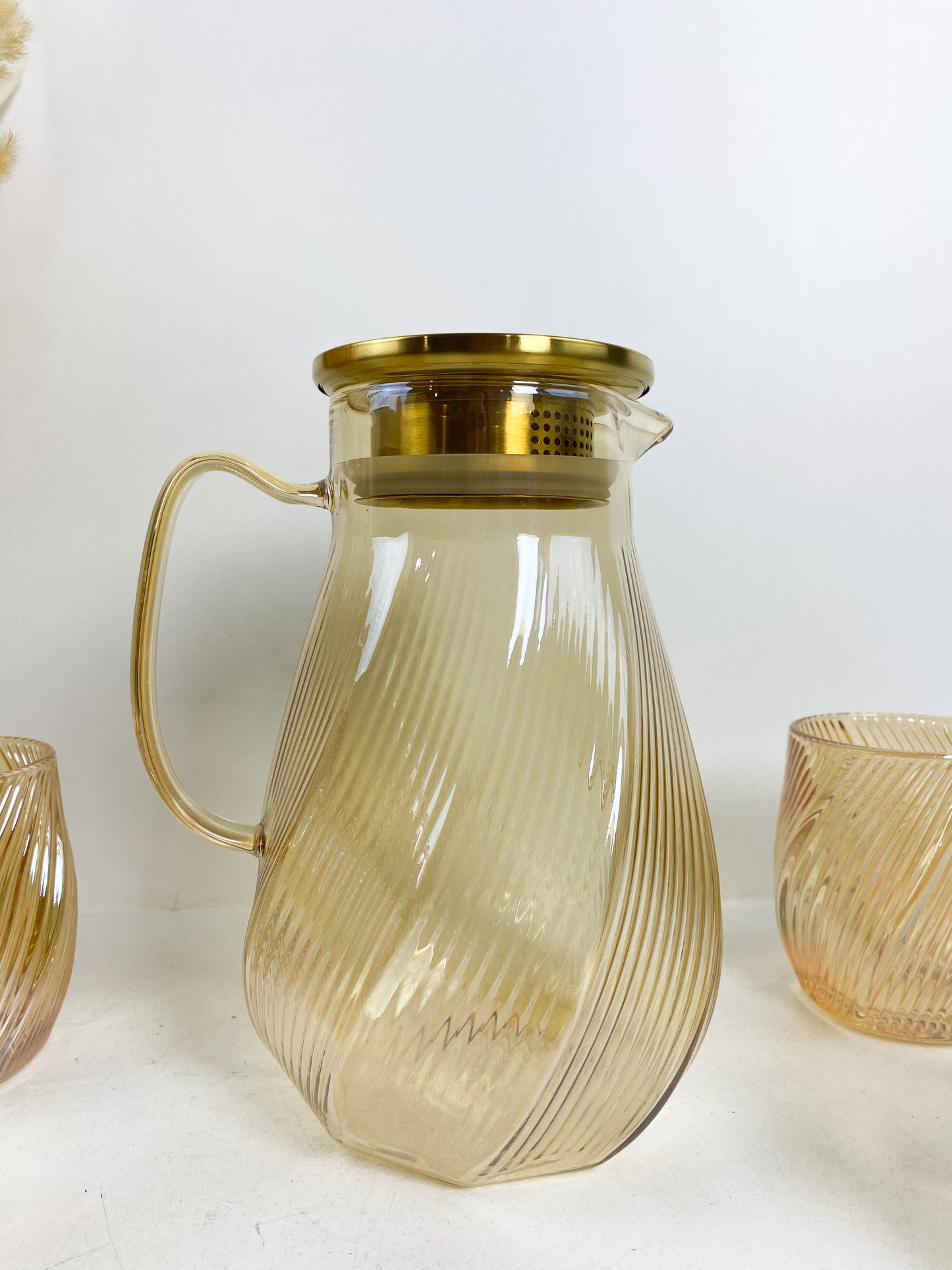 Carafe avec 6 verres pour boissons fraîches et jus
