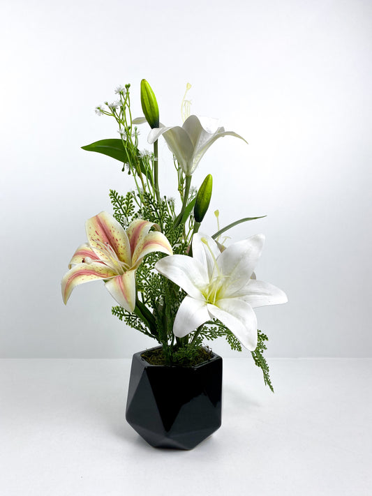Vase  noir avec fleurs artificielles multi couleur