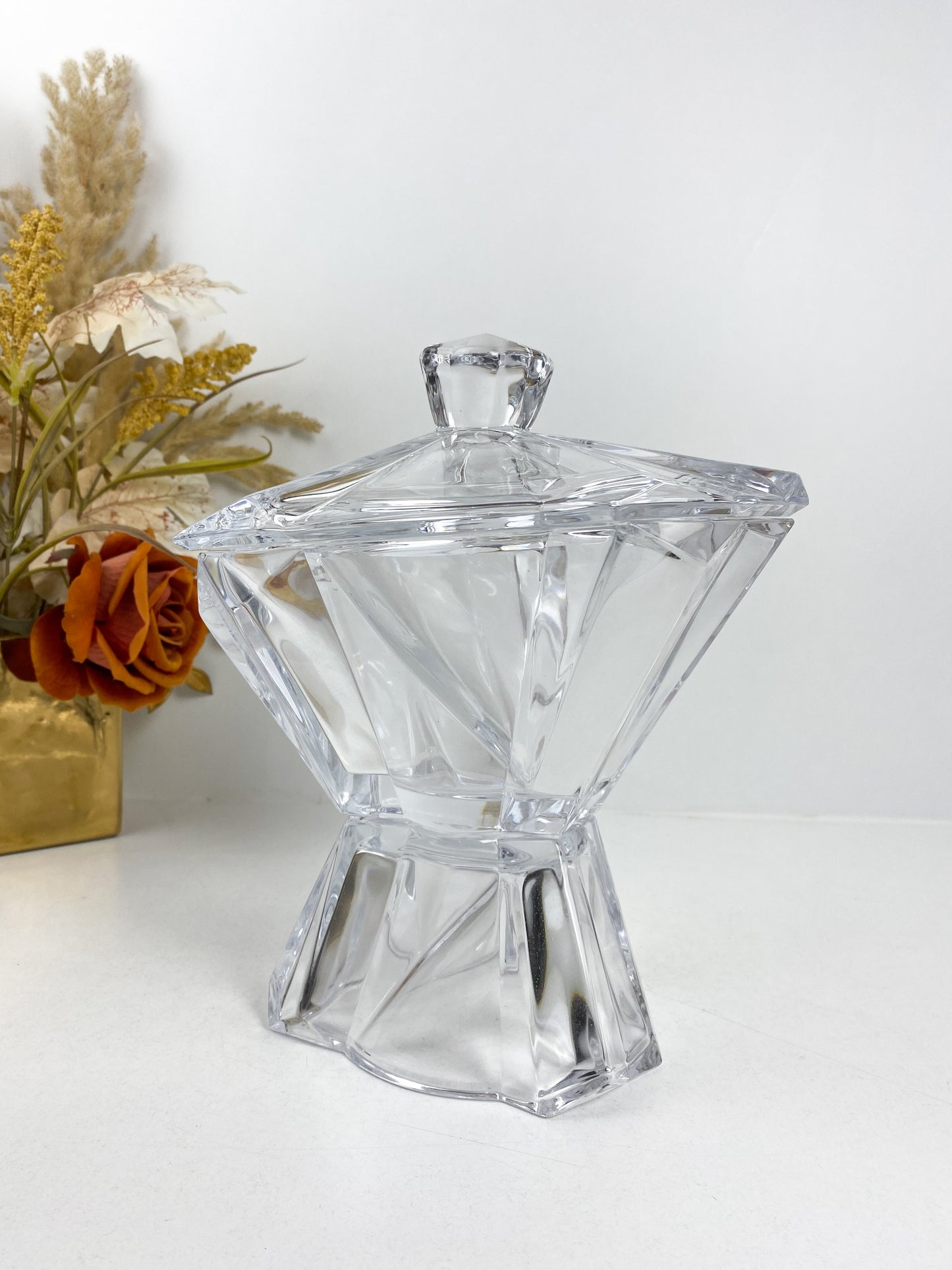 Bonbonnière avec couvercle