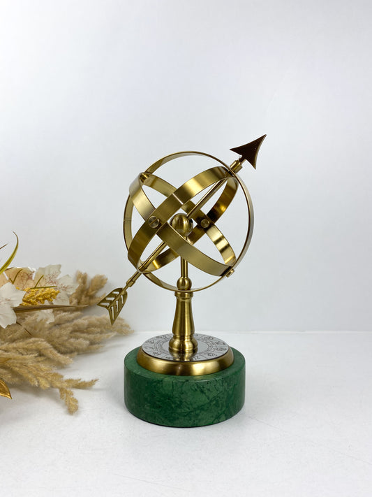 Globe mondial sphère armillaire en laiton avec flèche