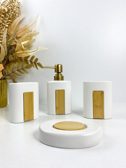 Ensemble de salle de bain 4 pièces avec détails en bambou blanc et marron