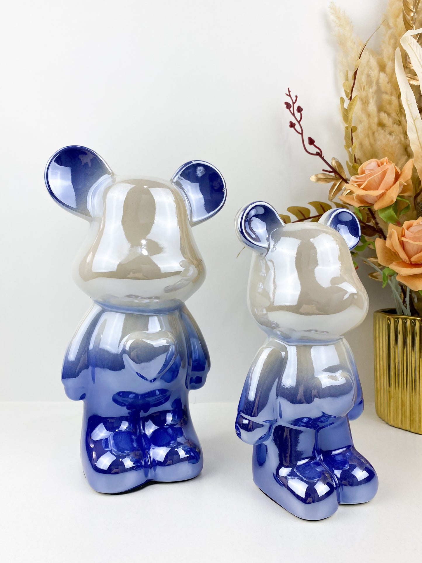 Ourson décoratif en céramique galvanisée blanc et bleu