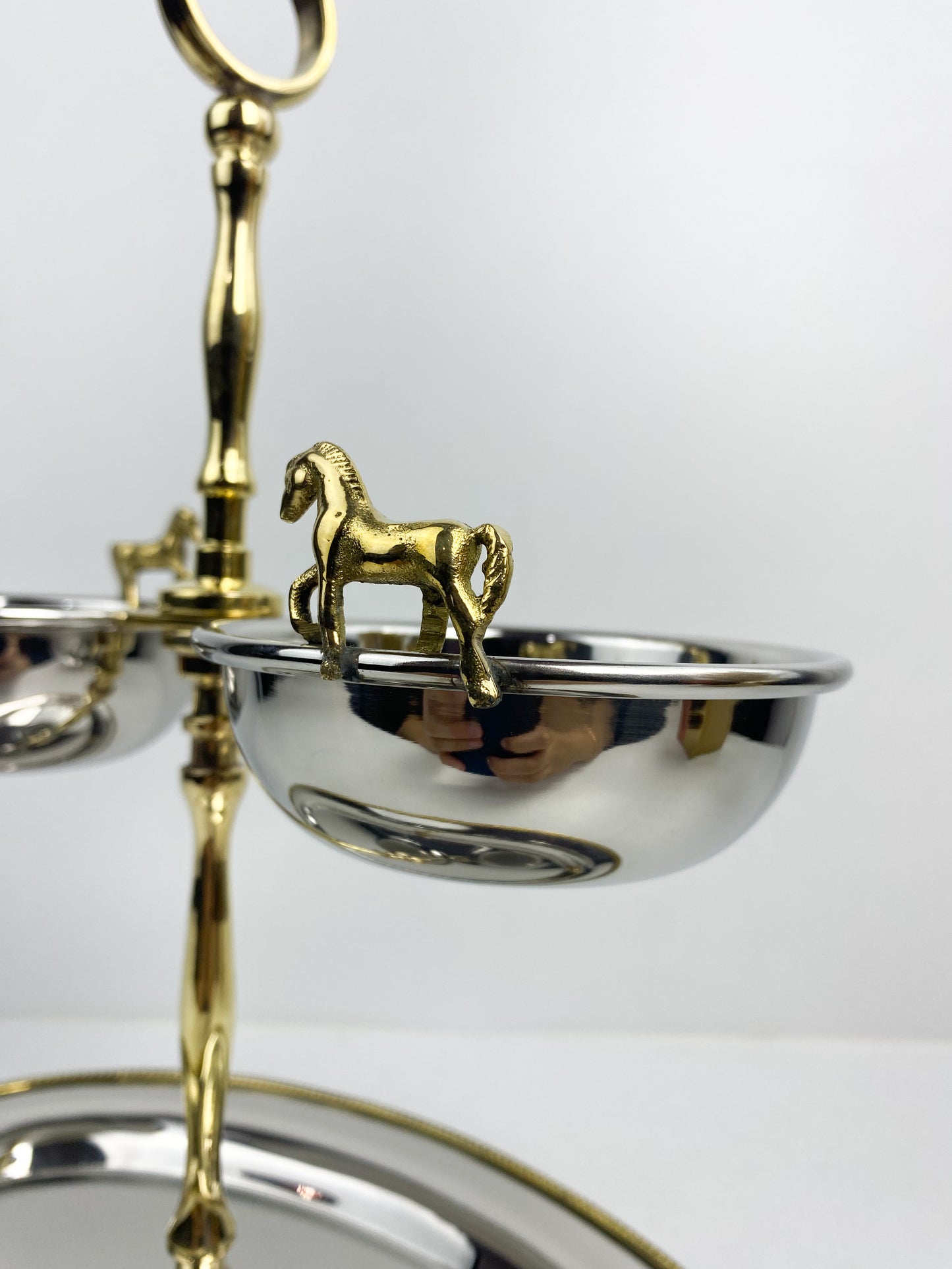 Présentoir à deux niveaux avec bols motifs de chevaux-Support en acier inoxydable avec bordure dorée