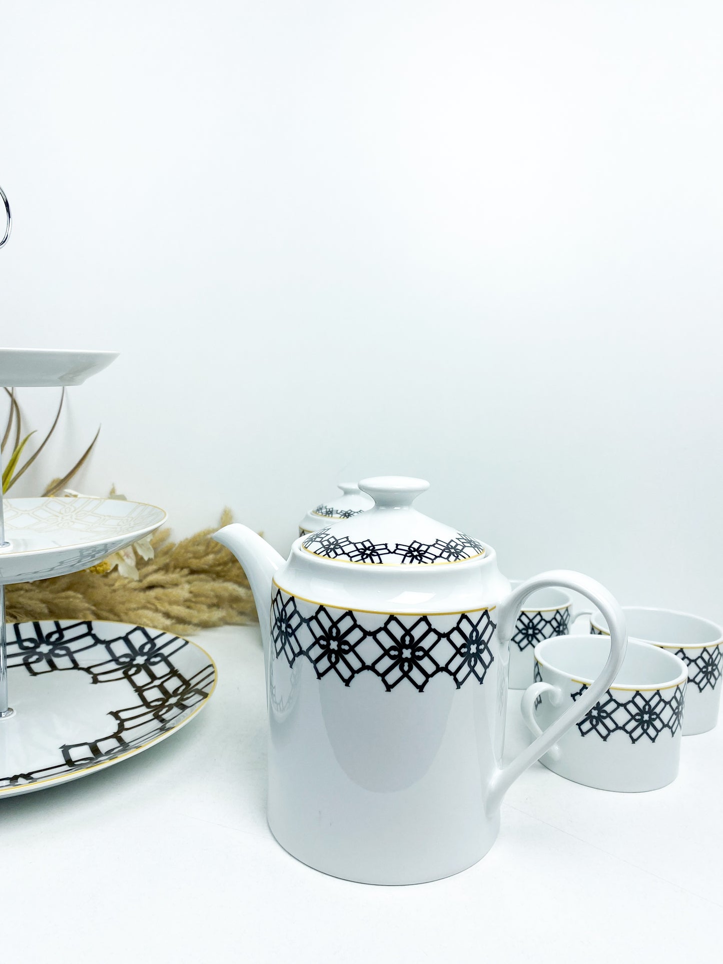 Ensemble de service à thé et à gâteaux en céramique, avec un motif géométrique noir et blanc. -20 Pieces -