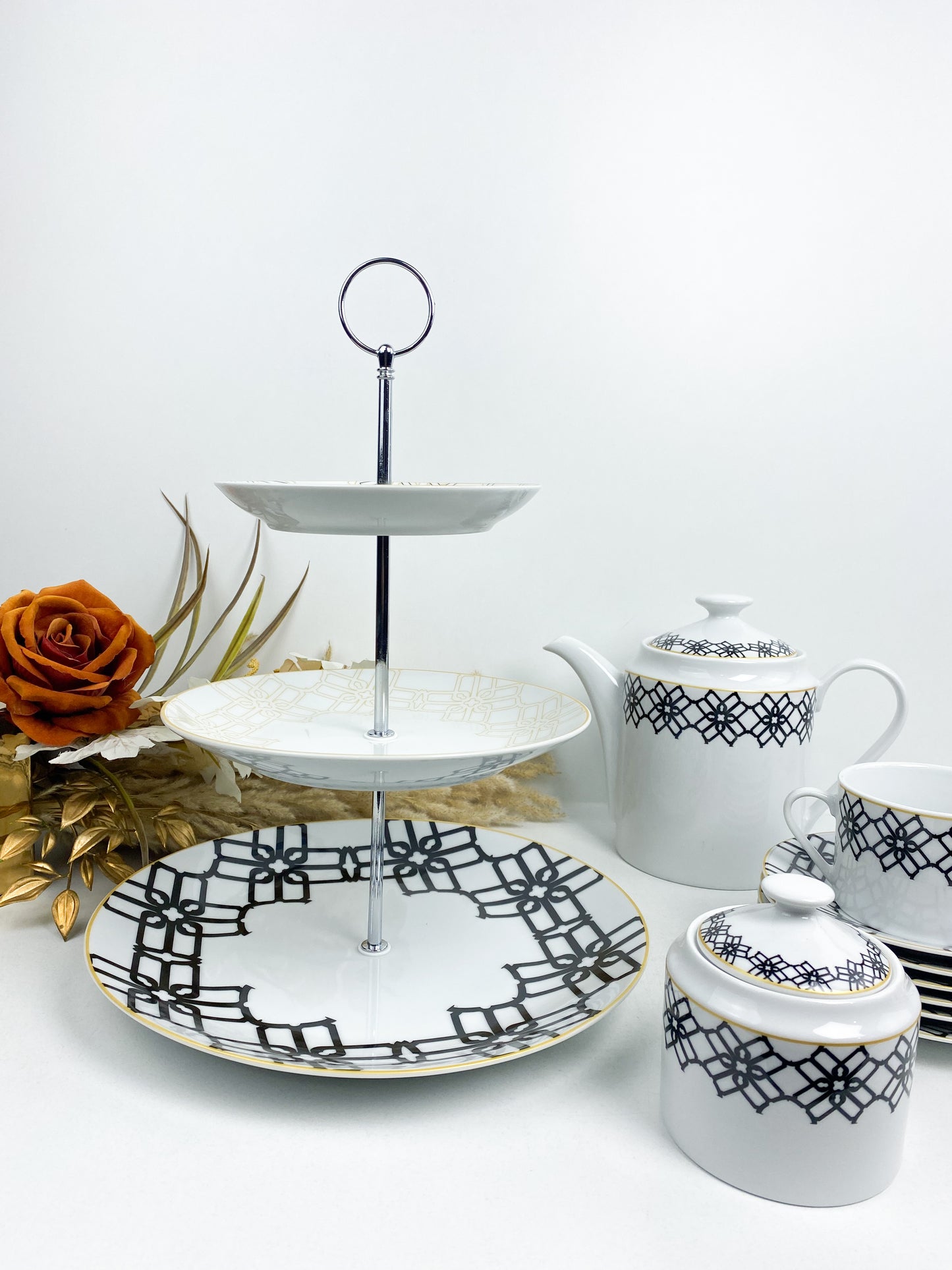 Ensemble de service à thé et à gâteaux en céramique, avec un motif géométrique noir et blanc. -20 Pieces -