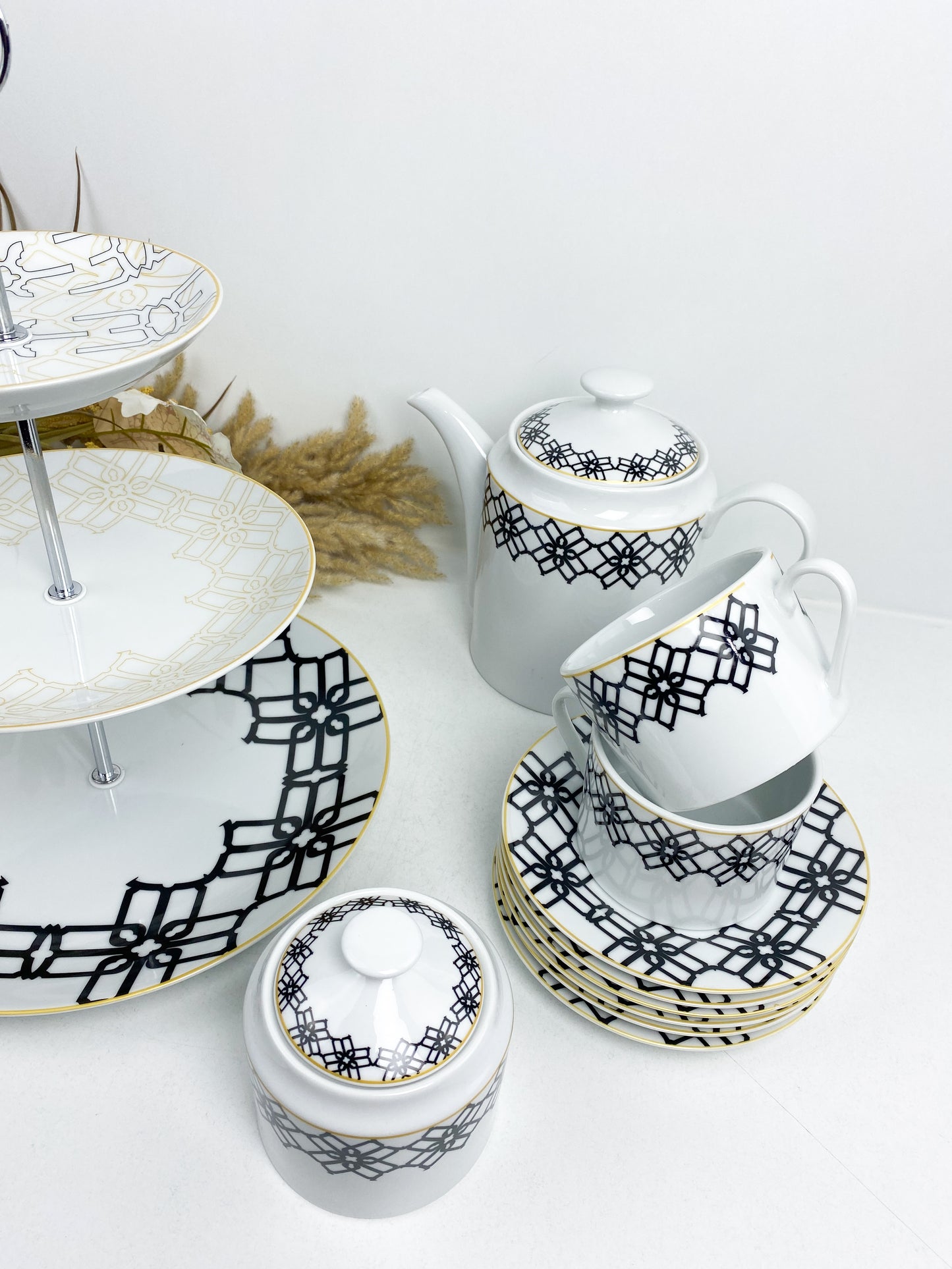 Ensemble de service à thé et à gâteaux en céramique, avec un motif géométrique noir et blanc. -20 Pieces -