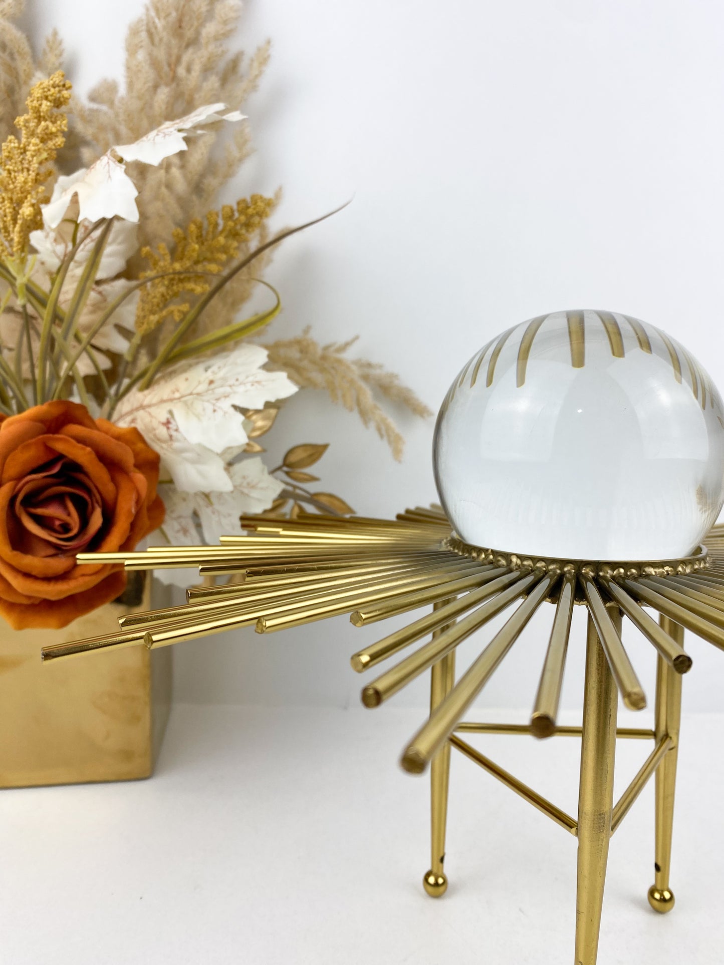 Décoration en métal avec globe en transparent