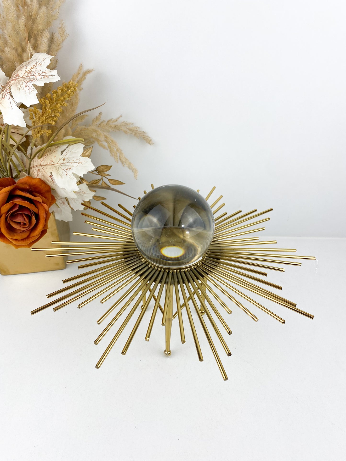 Décoration en métal avec globe en transparent