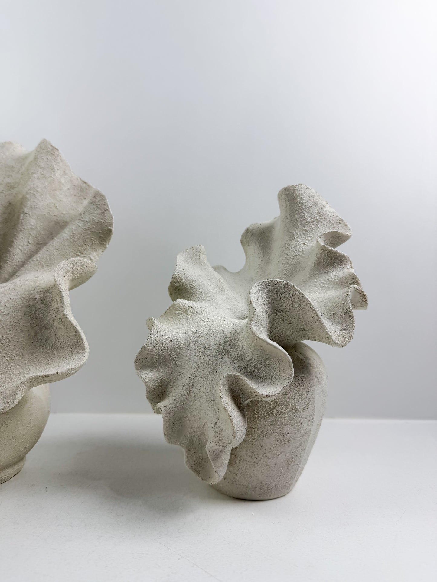 Vase à Fleurs en céramique blanc en Forme de Pétale de style artisanal