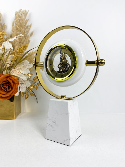 Horloge décorative moderne ,la base en marbre blanc