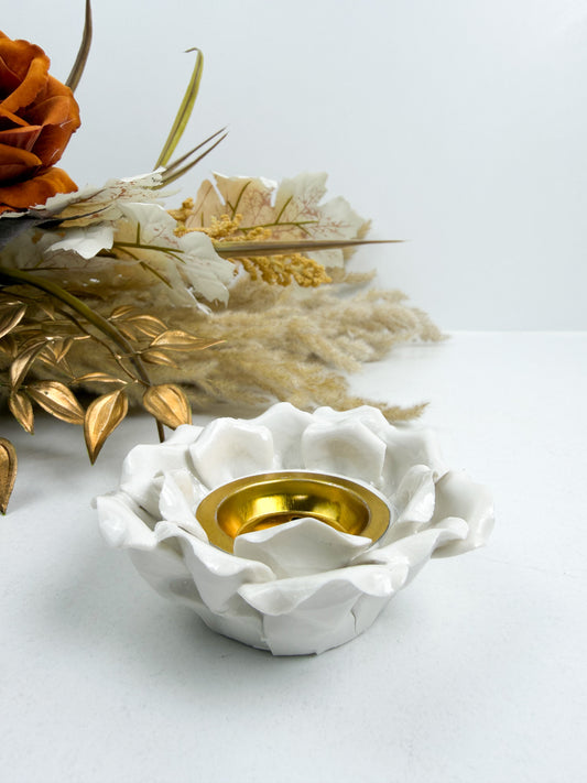 Encensoir en céramique blanche en forme de fleur de lotus avec une coupelle en métal