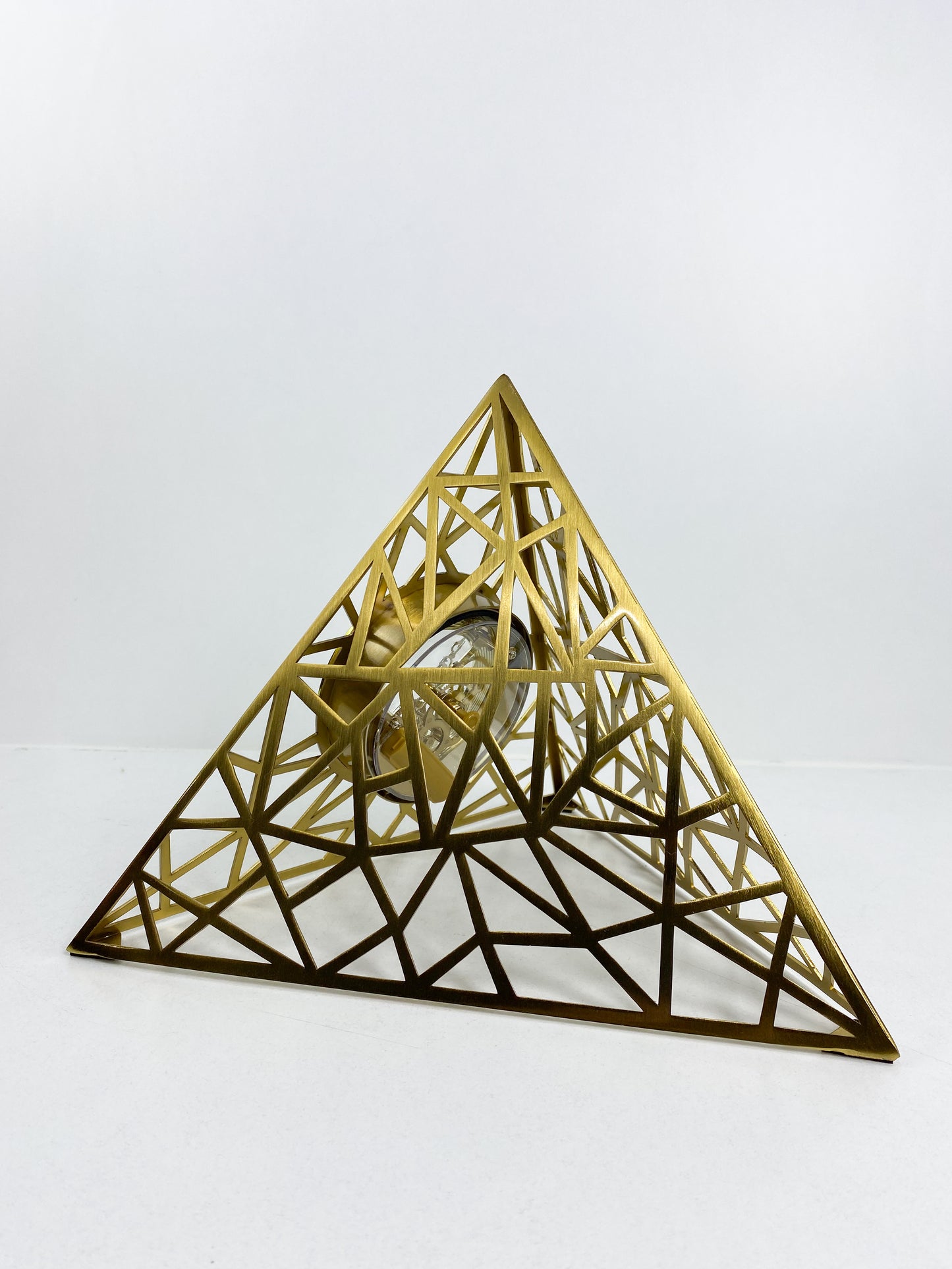 Décor horloge pyramide moderne