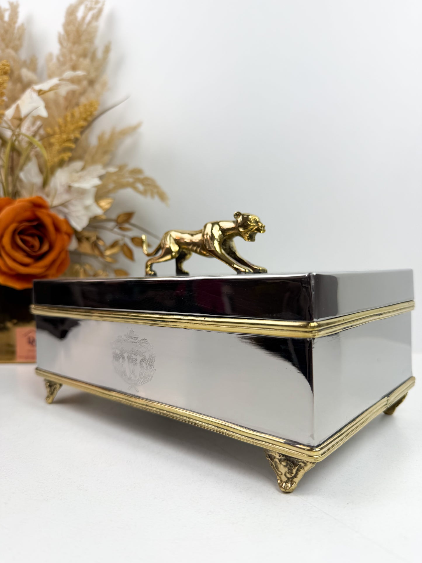 Boîte décorative élégant en métal