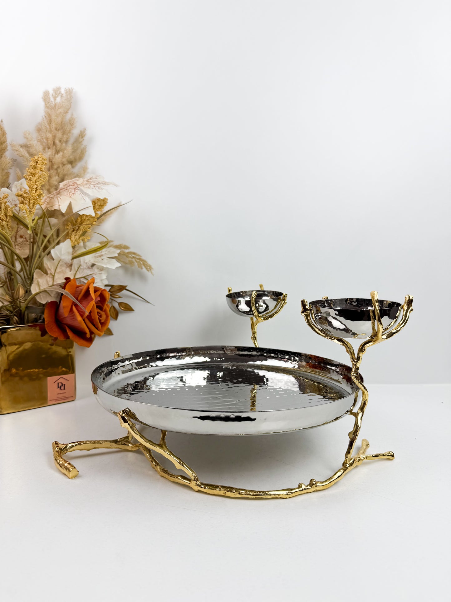 Coupe décorative en acier inoxydable sur pied doré