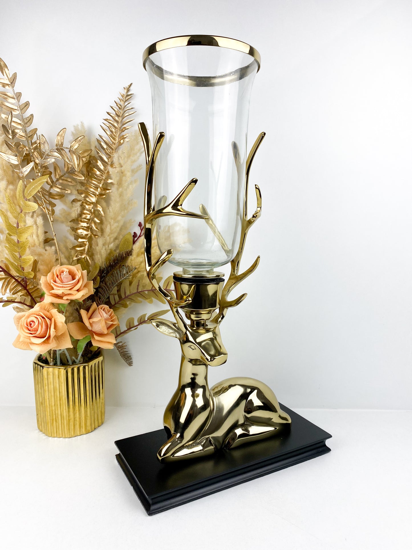 Grand Bougeoir pilier en forme de cerf doré