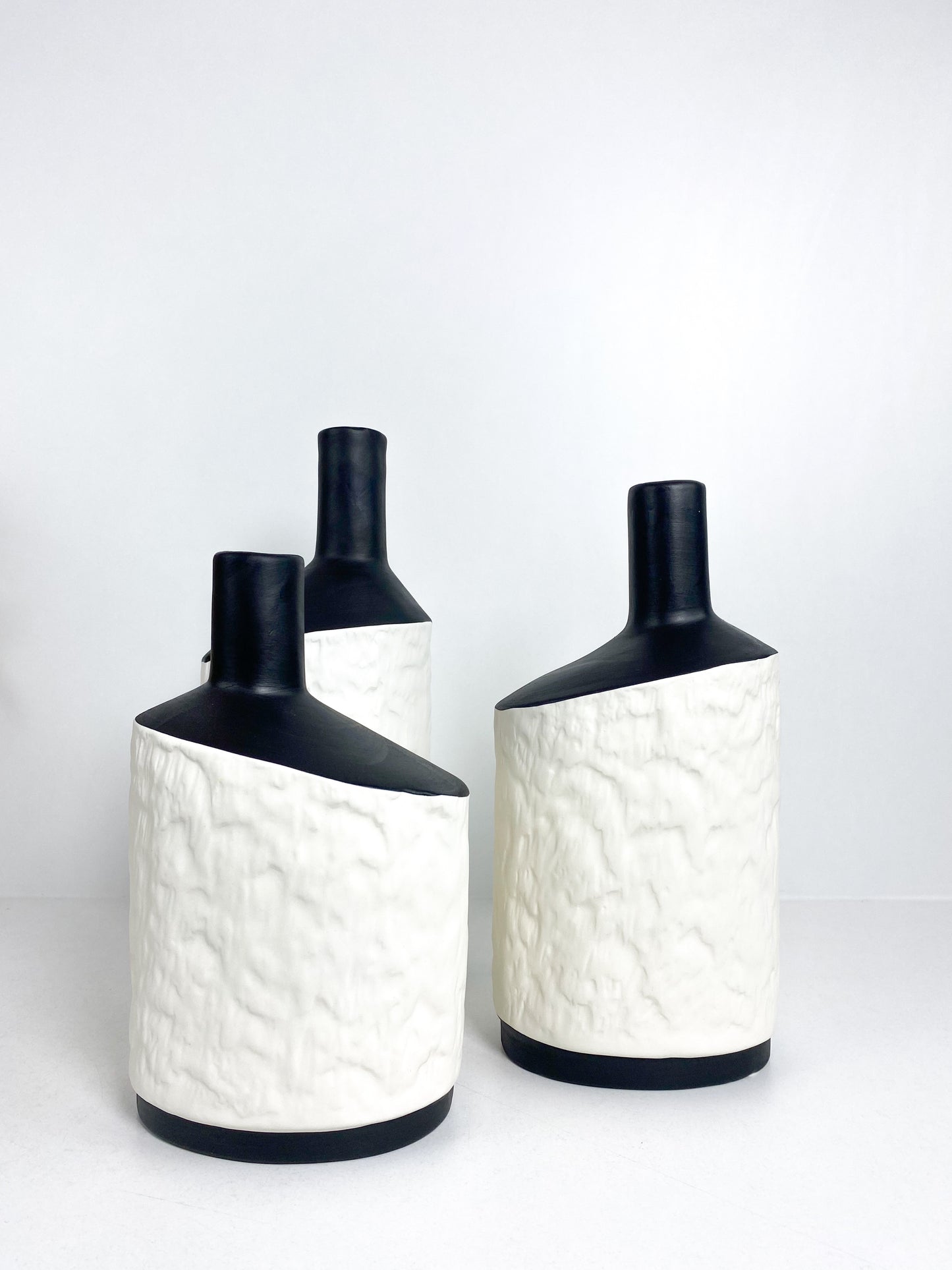 Ensemble de trio vases bi couleur noir et blanc
