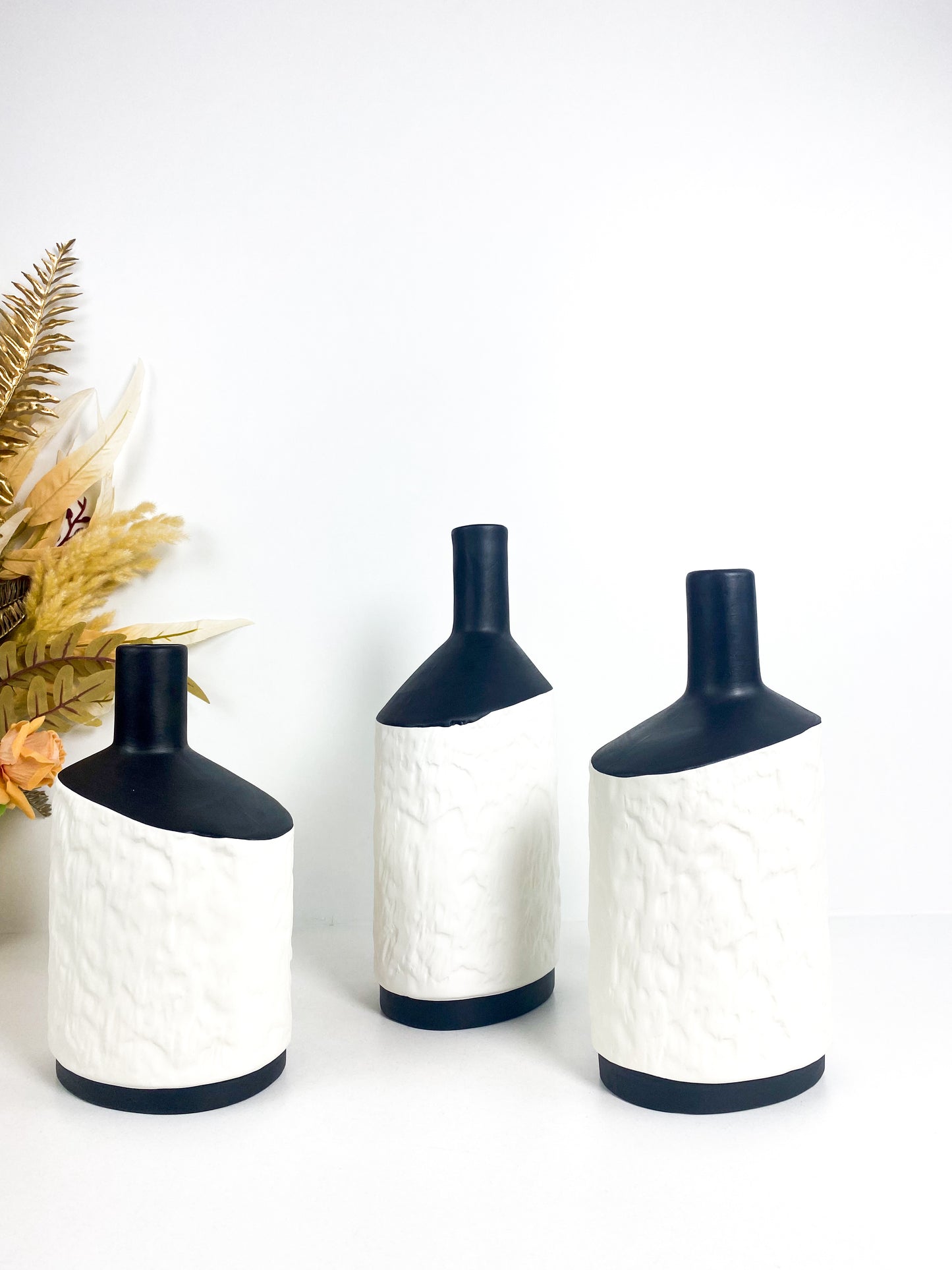 Ensemble de trio vases bi couleur noir et blanc