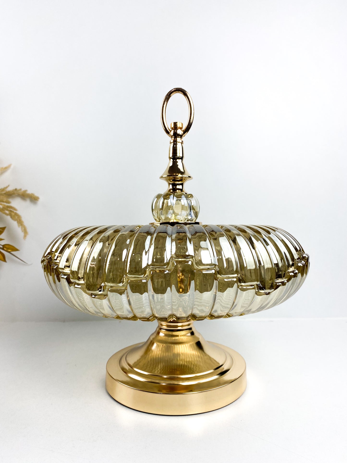 Présentoir et plateaux à apéritif  avec couvercle moderne