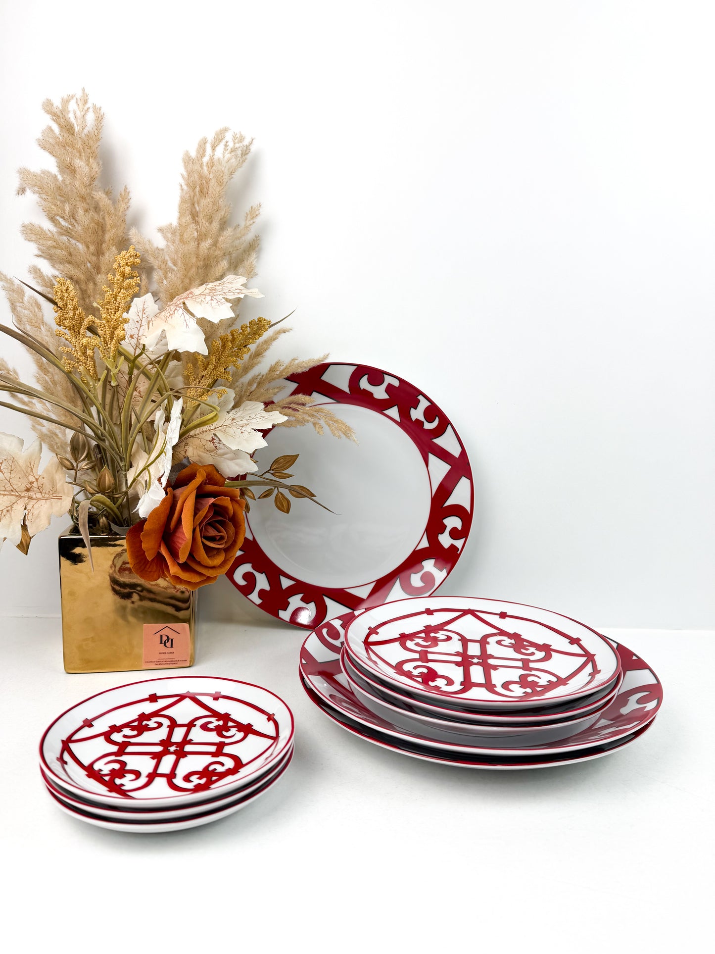 Service de Table Balcon d'Hermès avec un motif rouge flamboyant en porcelaine de Luxe -18  Pièces