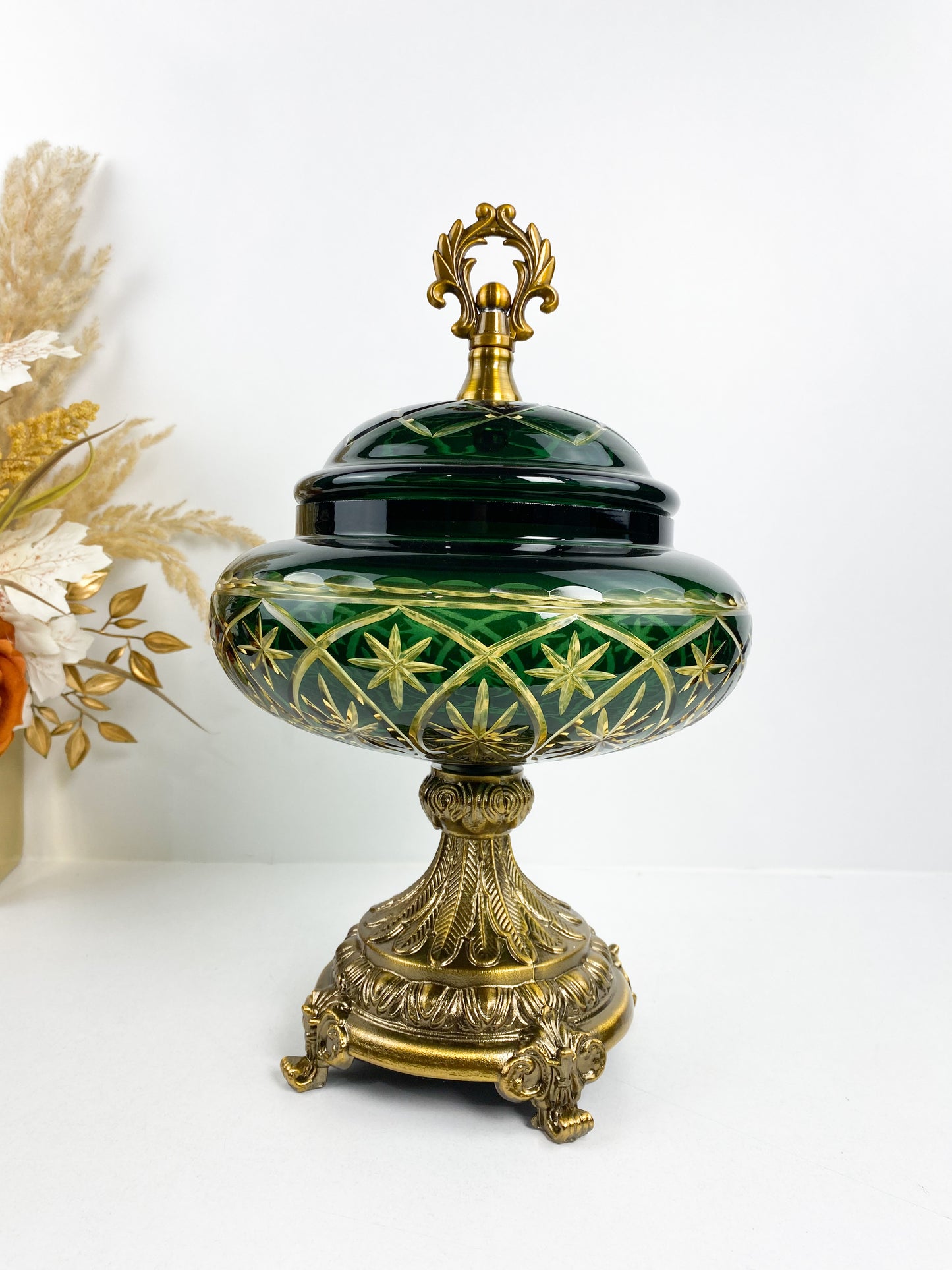 Bonbonnière verte avec couvercle style traditionnelle