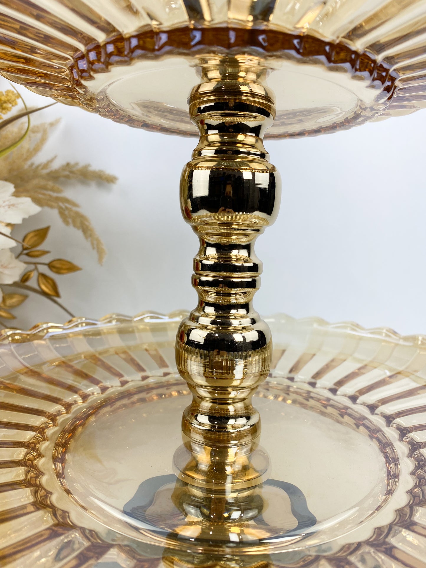 Présentoir à deux étages bronze moderne