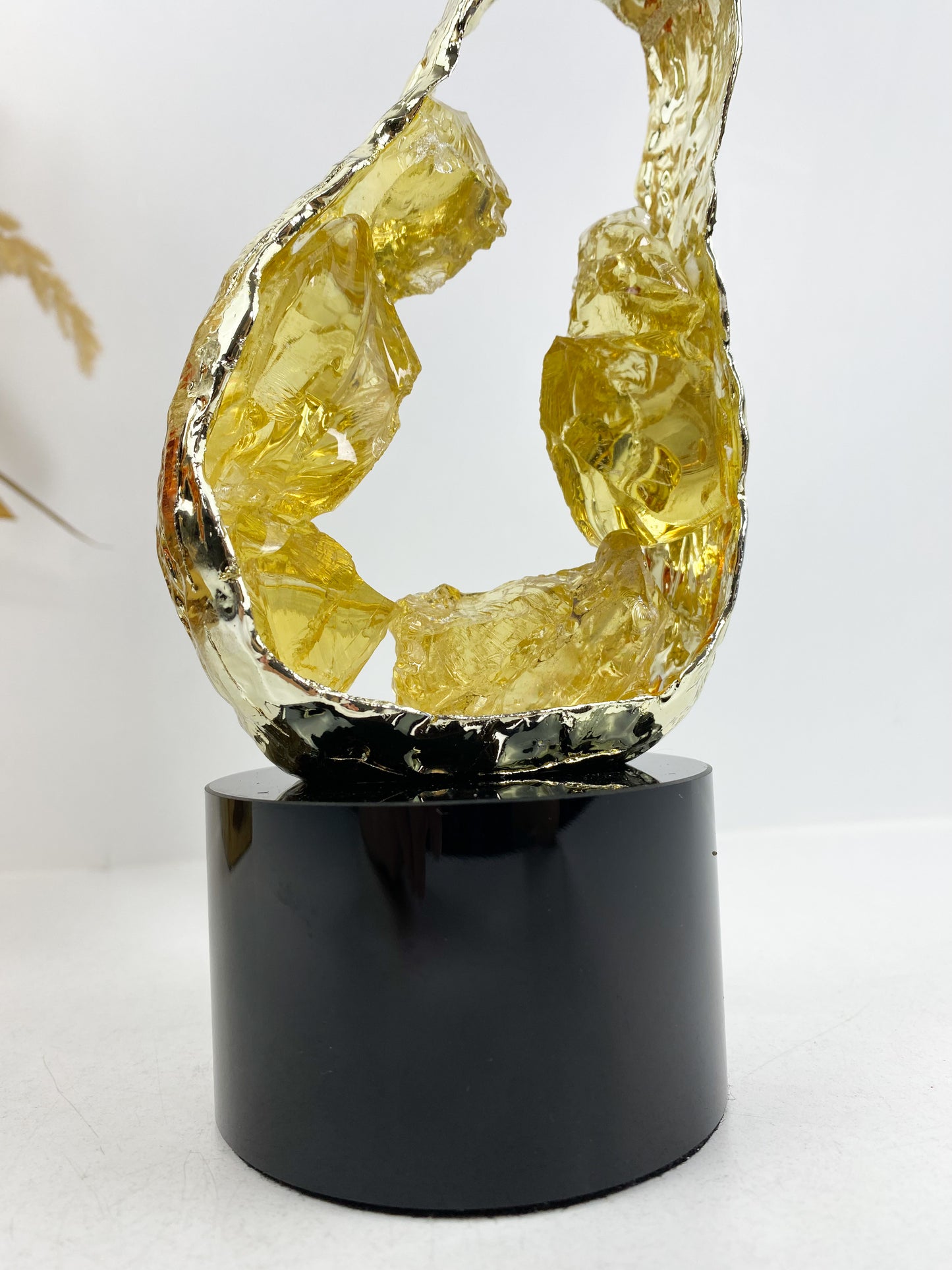 Ornement décoratif poire élégante et luxueuse jaune