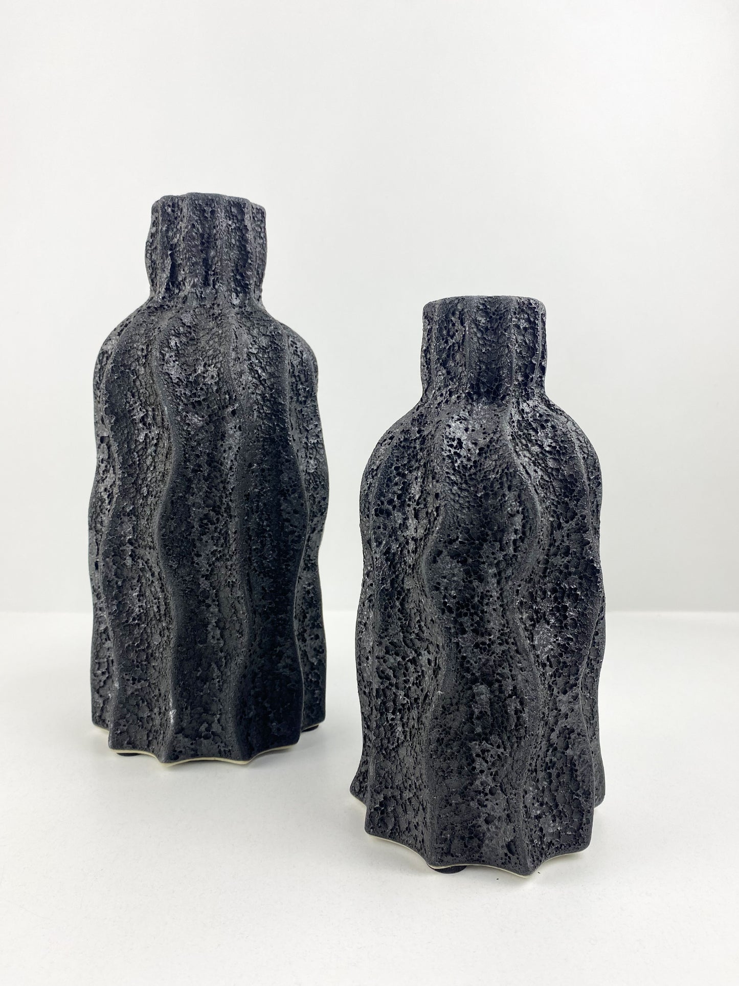 Duo vase noir en céramique élégance obscure