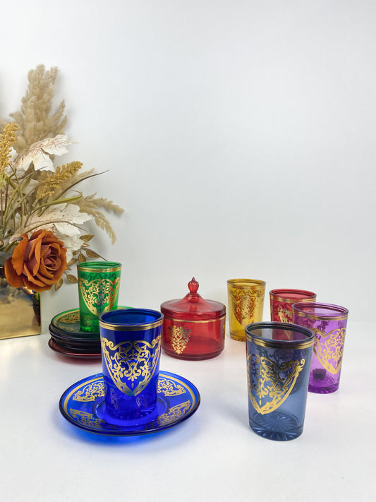 Set de 12 verres à thé avec 12 sous tasses et sucrière