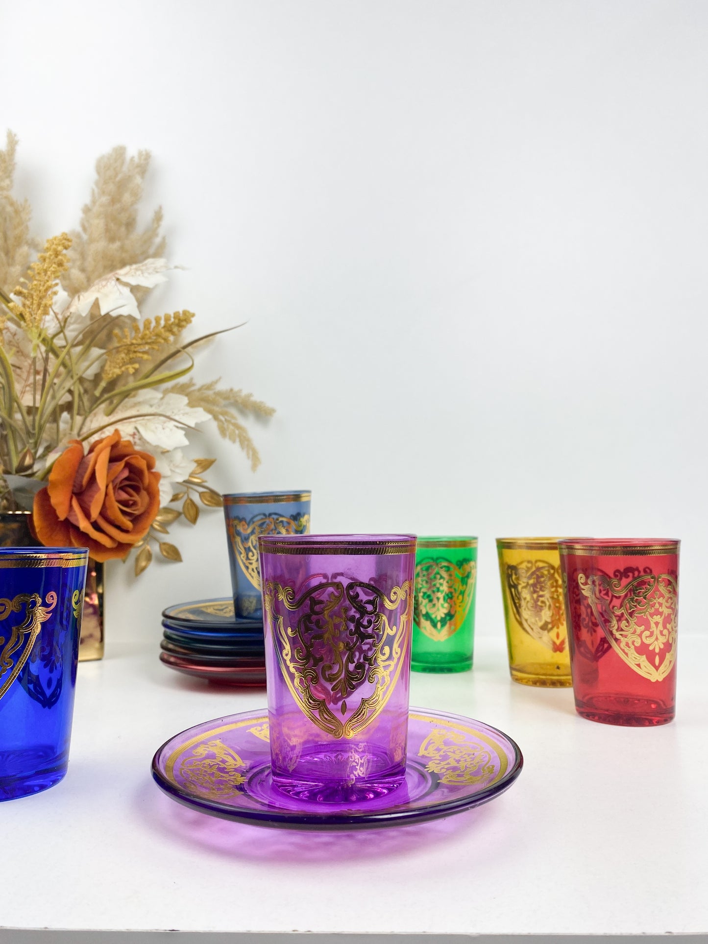 Set de 12 verres à thé avec six sous tasses