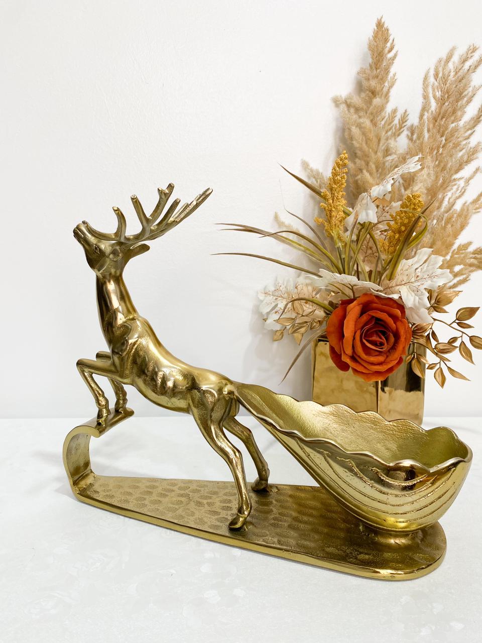 Décor figurine dorée en forme de renne élégante avec un placage doré en laiton massif